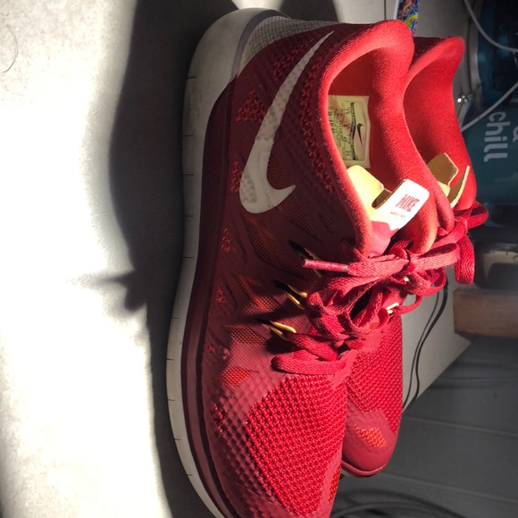 Red and Yellow Free Runs Youth size 7 - Picture 2 of 3